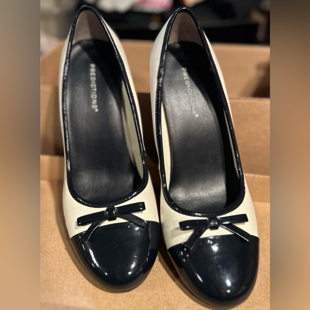 Two-Tone Navy Blue and Cream Heels